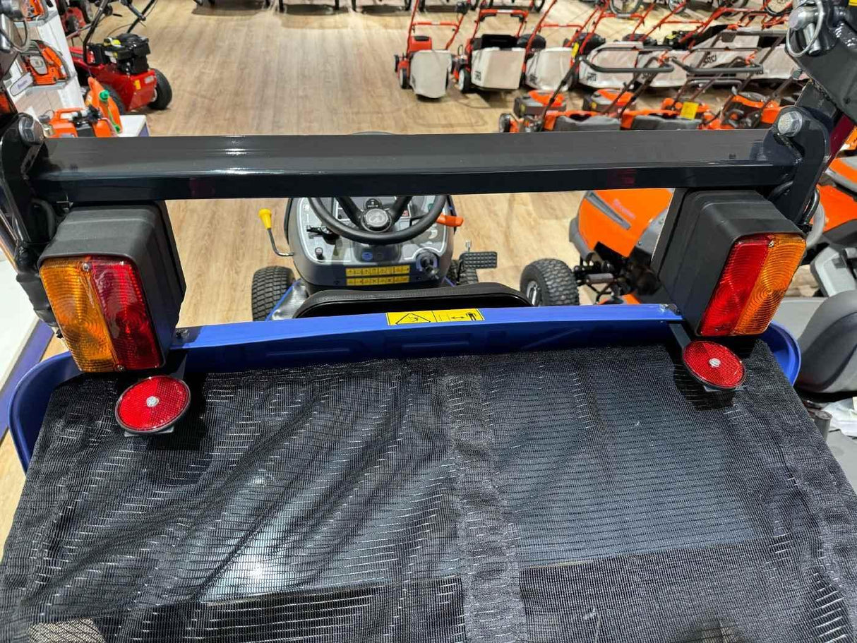 Iseki Diesel-Rasentraktor SXG 216 H mit StVZO Paket mit elektrischer Entleerung