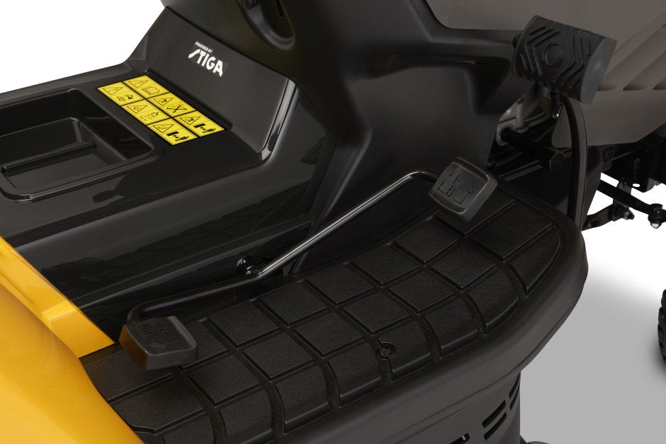 Stiga Rasentraktor Estate 384 mit Mulchkit