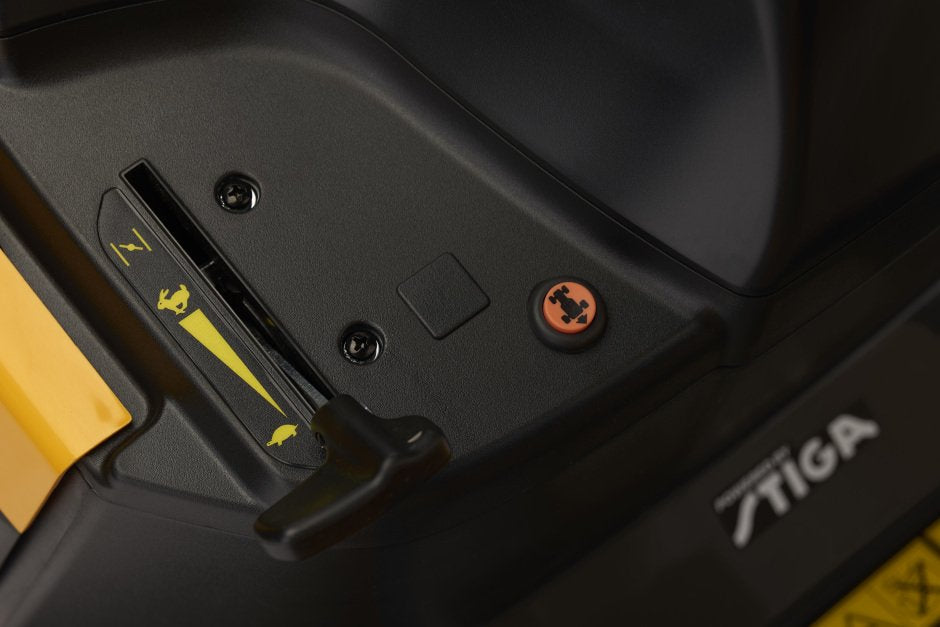 Stiga Rasentraktor Estate 384 mit Mulchkit