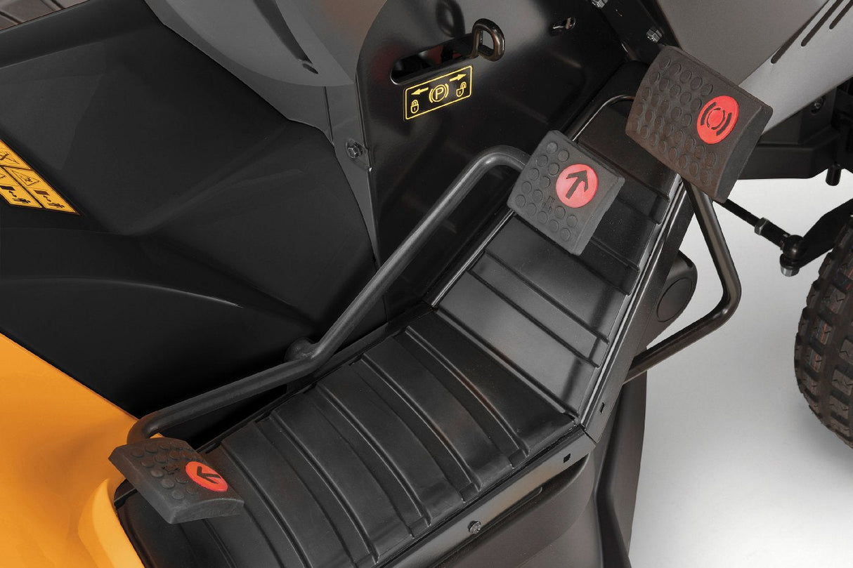 Stiga Rasentraktor Estate 7102 W Special HONDA mit Mulchstopfen, Anhängerkupplung und Ladegerät