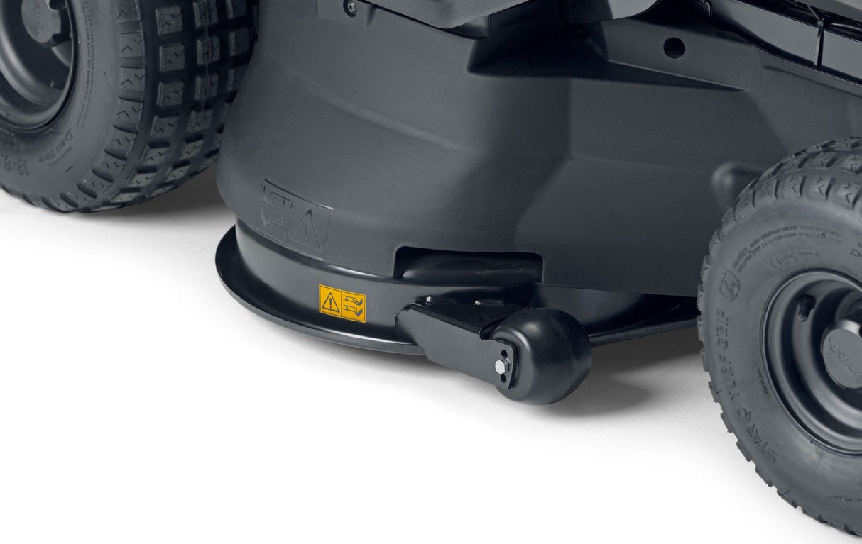 Stiga Rasentraktor Estate 798 W mit Mulchstopfen, Anhängerkupplung und Ladegerät