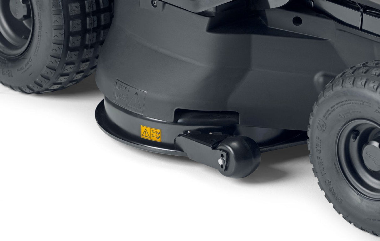 Stiga Rasentraktor Estate 798 W Special HONDA mit Mulchstopfen, Anhängerkupplung und Ladegerät