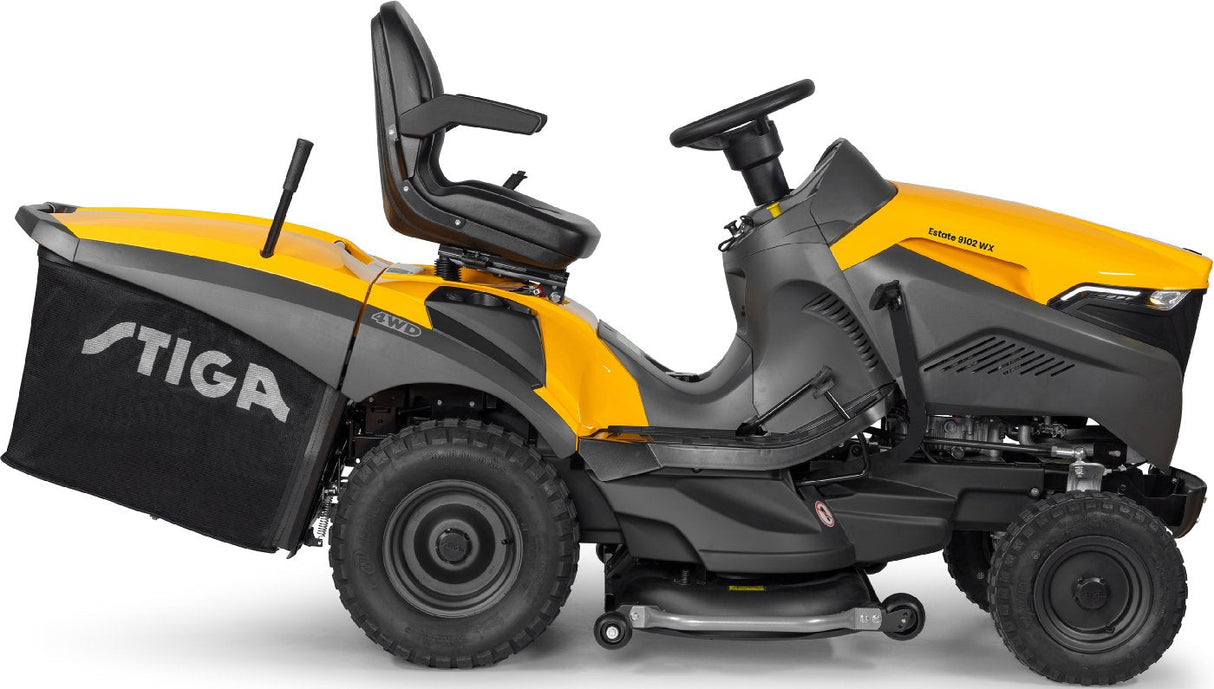 Stiga Allrad-Rasentraktor Estate 9102 WX mit Mulchstopfen, Anhängerkupplung und Ladegerät