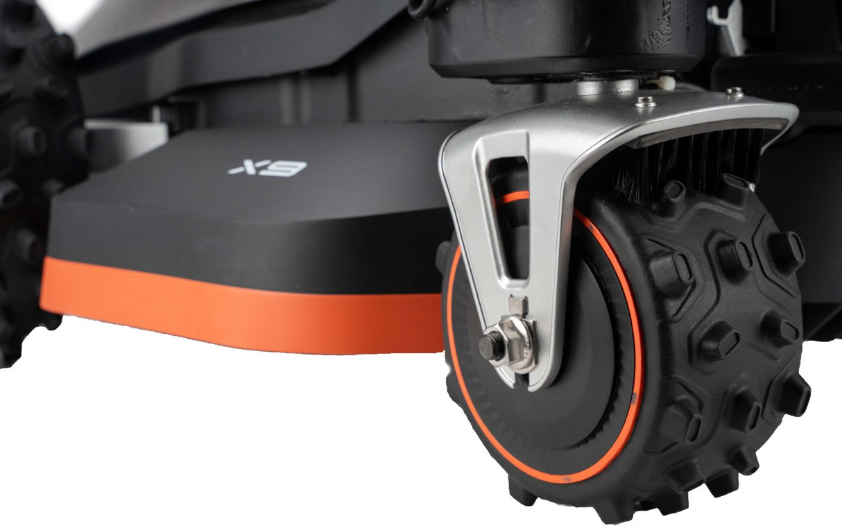 Sunseeker kabelloser Mähroboter X9 Plus für Sportplätze und Großflächen (mit Allradantrieb)