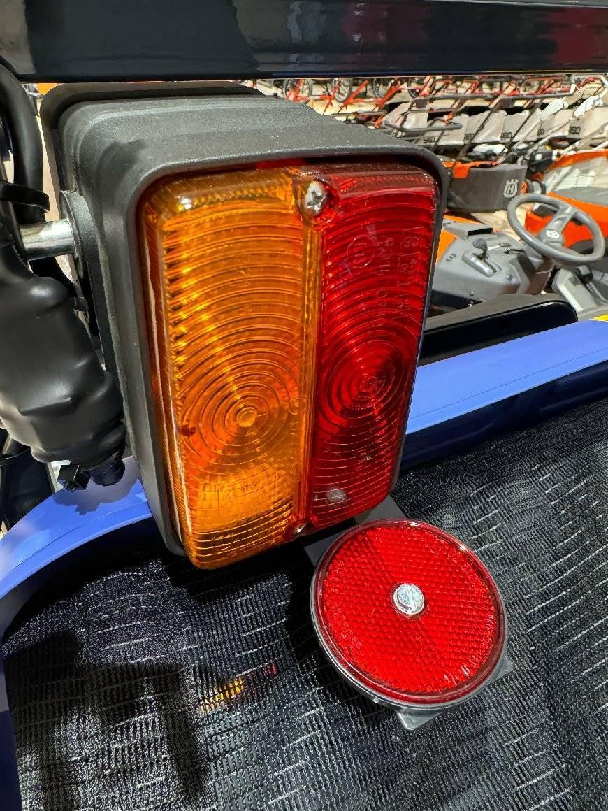 Iseki Diesel-Rasentraktor SXG 216 H mit StVZO Paket mit elektrischer Entleerung