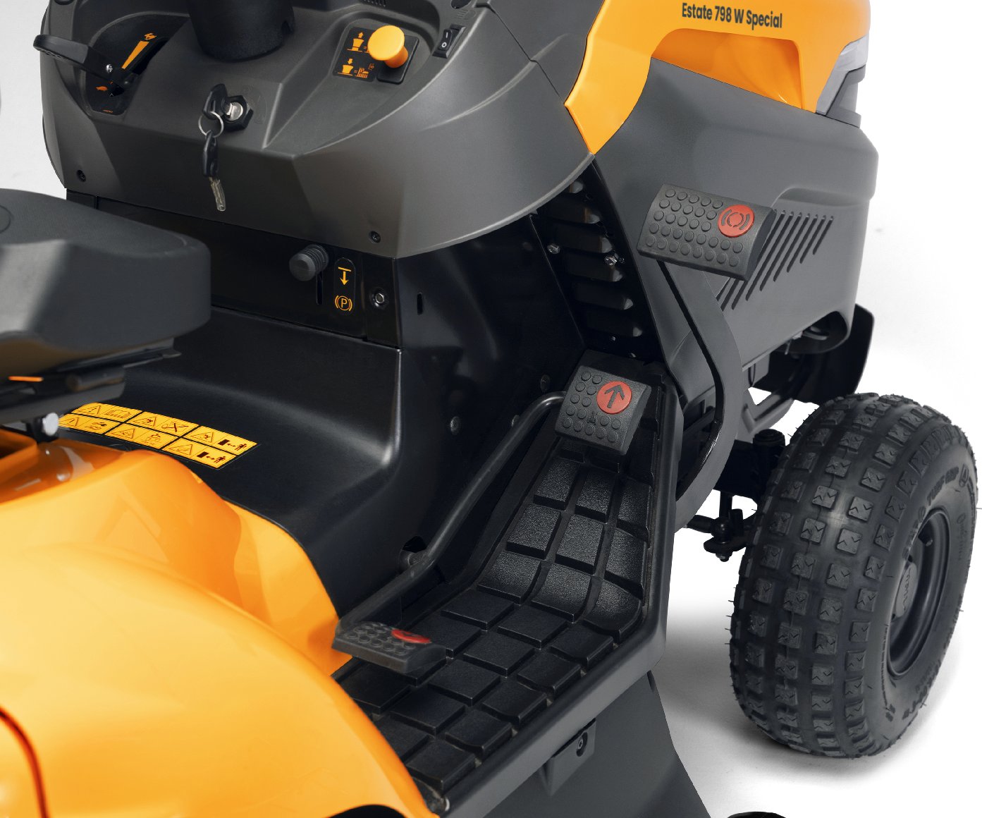 Stiga Rasentraktor Estate 798 W Special HONDA mit Mulchstopfen, Anhängerkupplung und Ladegerät