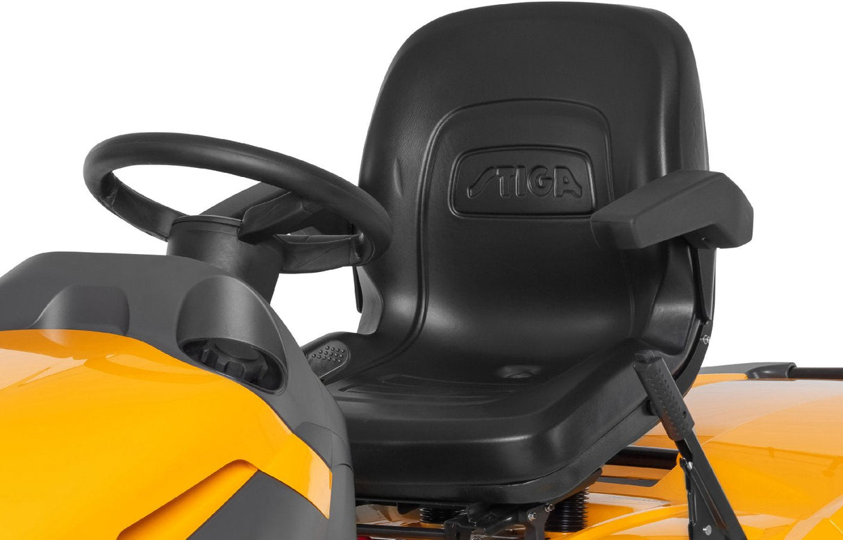 Stiga Rasentraktor Estate 9102 W mit Mulchstopfen, Anhängerkupplung und Ladegerät