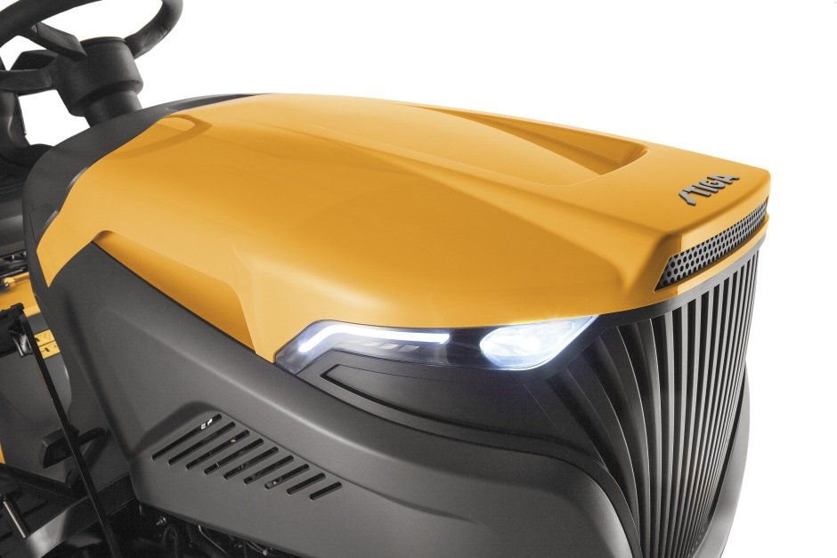 Stiga Allrad-Rasentraktor Estate 9122 WX mit Mulchstopfen, Anhängerkupplung und Ladegerät