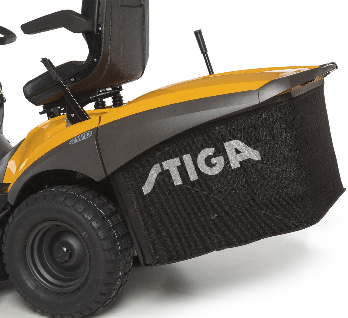 Stiga Rasentraktor Estate 9122 W mit Mulchstopfen, Anhängerkupplung und Ladegerät