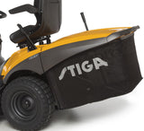 Stiga Rasentraktor Estate 9122 W mit Mulchstopfen, Anhängerkupplung und Ladegerät